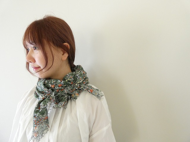 R&D.M.Co-(オールドマンズテーラー) WILD BERRY FIELD GAUZE SHAWLの商品画像2