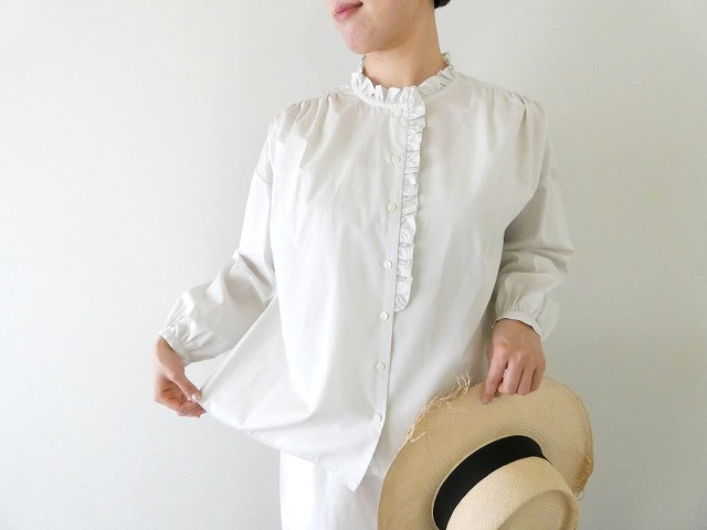 STAMP AND DIARY(スタンプアンドダイアリー) 100/1高密度ブロードノーカラーフリルブラウスの商品画像1