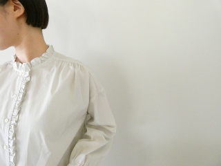 STAMP AND DIARY(スタンプアンドダイアリー) 100/1高密度ブロードノーカラーフリルブラウスの商品画像16