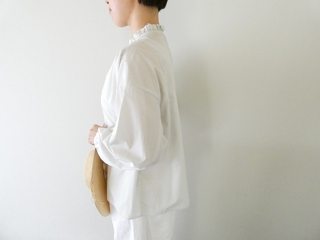 STAMP AND DIARY(スタンプアンドダイアリー) 100/1高密度ブロードノーカラーフリルブラウスの商品画像4