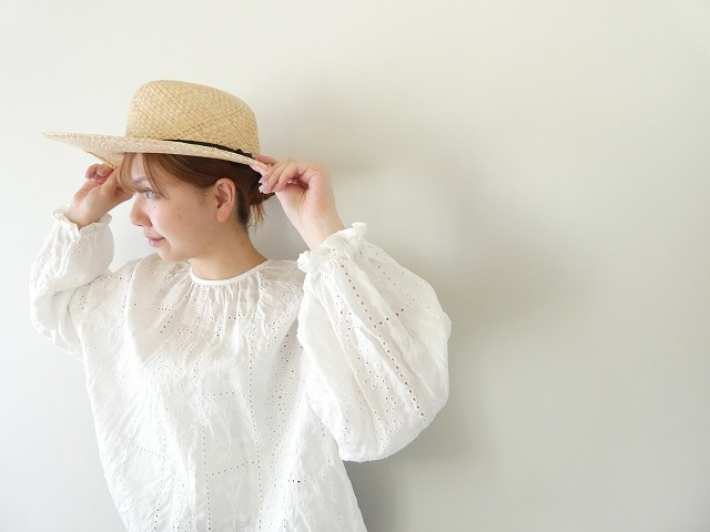 qiri(キリ) グローエンブロイダリーギャザースリーブブラウスの商品画像5