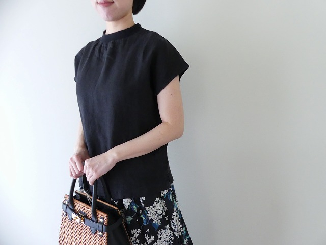 LAITERIE(レイトリー) リユールリネンボトルネックプルオーバーの商品画像1