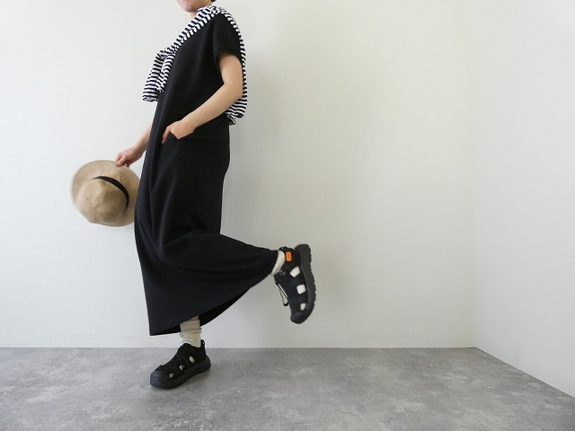 Gymphlex(ジムフレックス) INTER LOCKクルーネックスリーブレスドレスの商品画像1