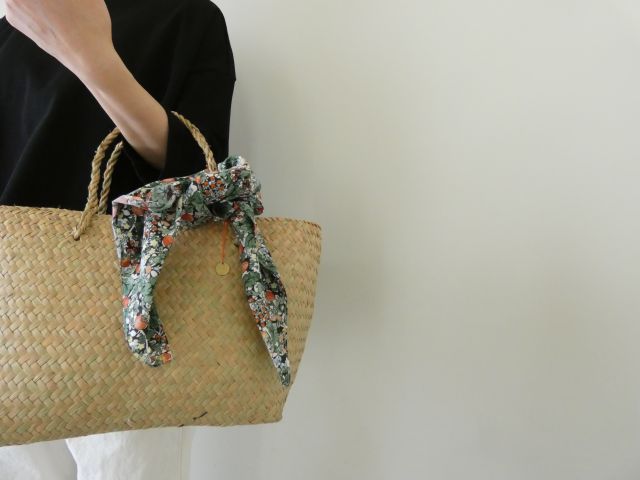 R&D.M.Co-(オールドマンズテーラー) WILD BERRY FIELD LAWN BANDANAの商品画像6