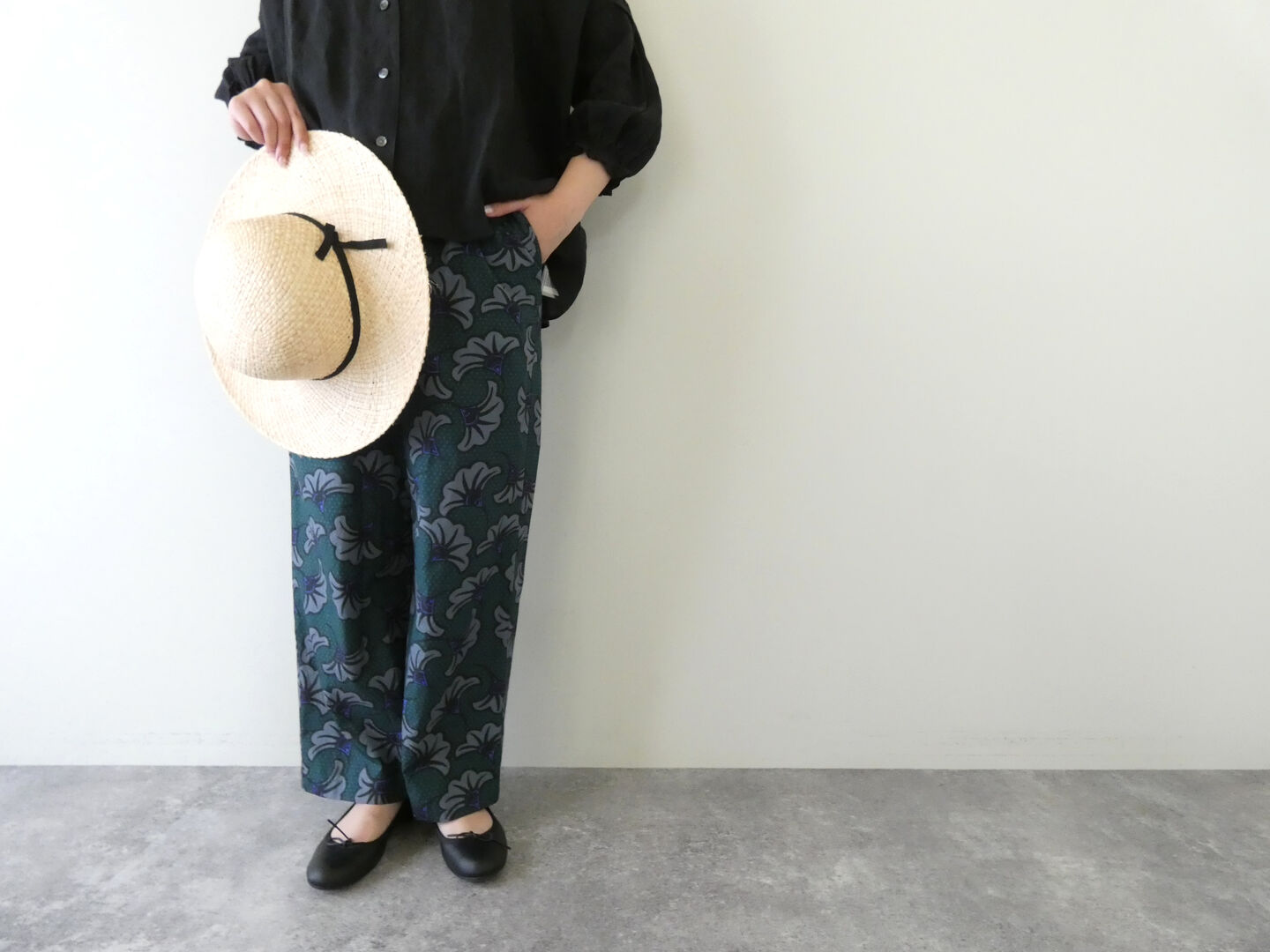 LE GLAZIK(ルグラジック) バティックプリントドロストイージーパンツの商品画像1