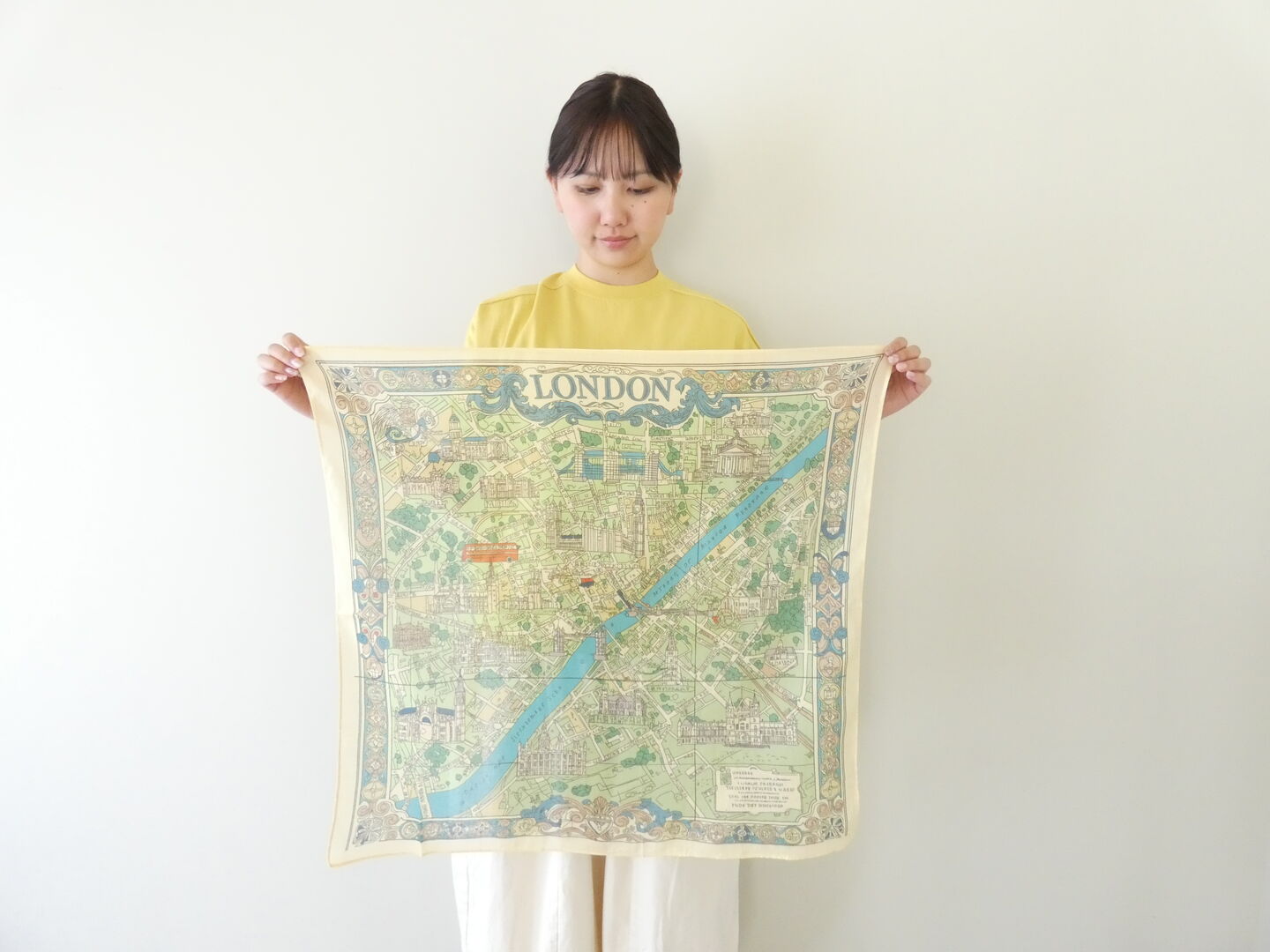 The Bagmati(バグマティ) ロンドンのスカーフの商品画像2