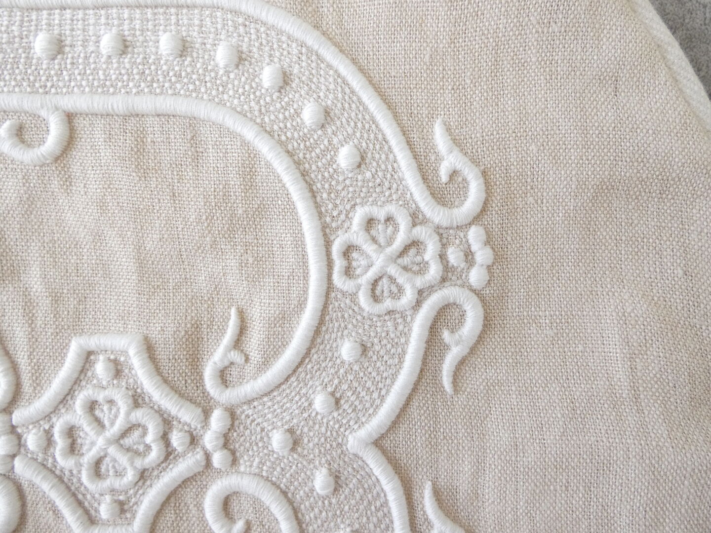 R&D.M.Co-(オールドマンズテーラー) EMBROIDERY CIRCLE POUCH L-sizeの商品画像21