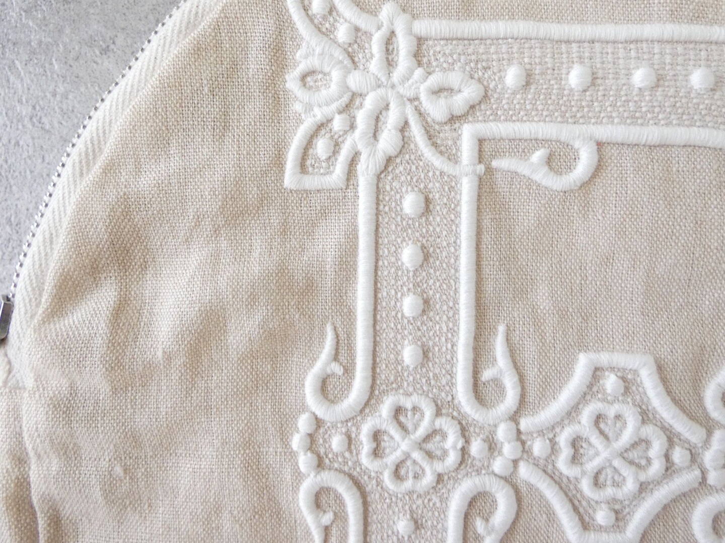 R&D.M.Co-(オールドマンズテーラー) EMBROIDERY CIRCLE POUCH L-sizeの商品画像5