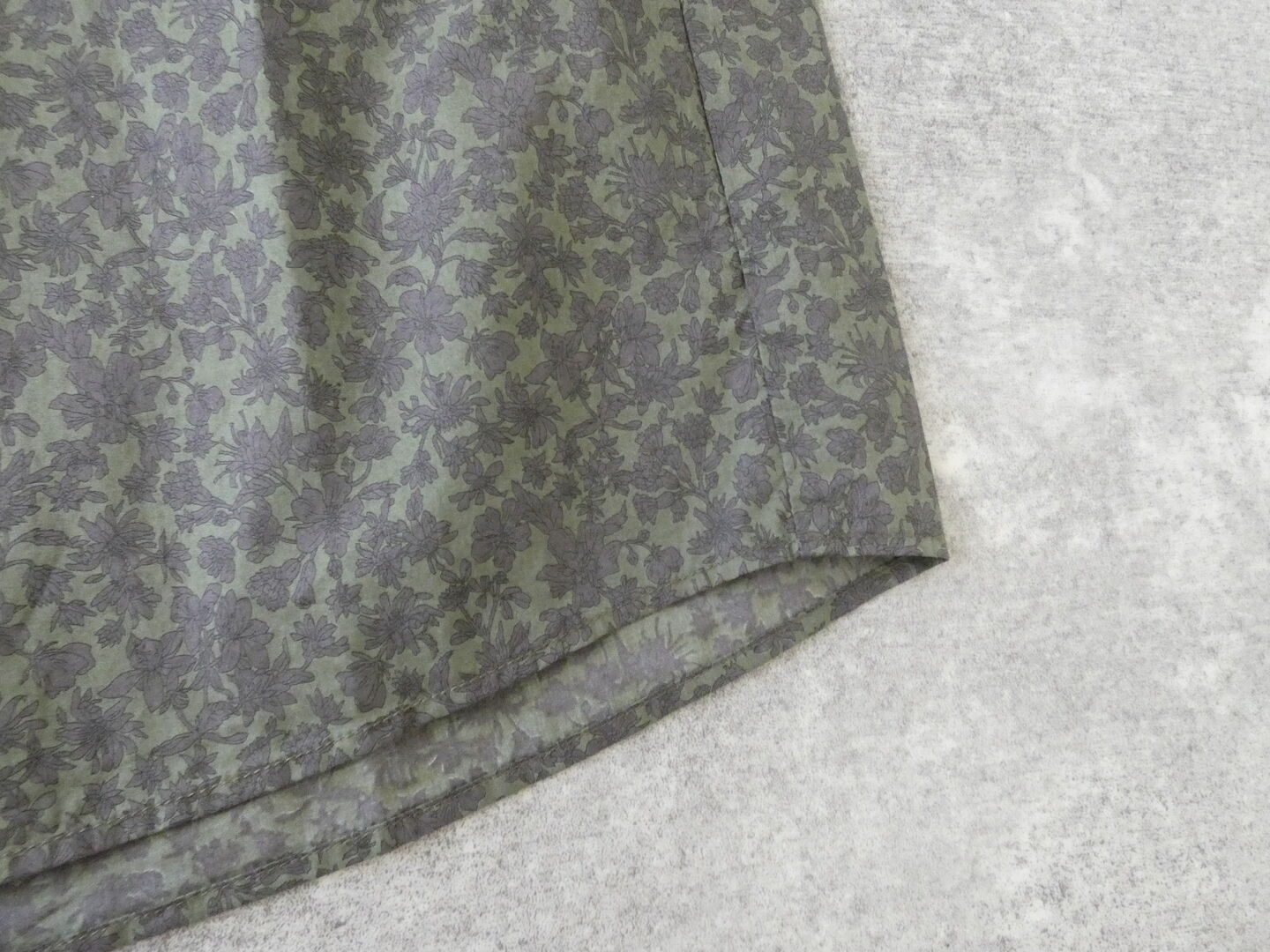 prit(プリット) 80/1ローンボタニカルプリントスリーブレススタンドカラーシャツの商品画像34