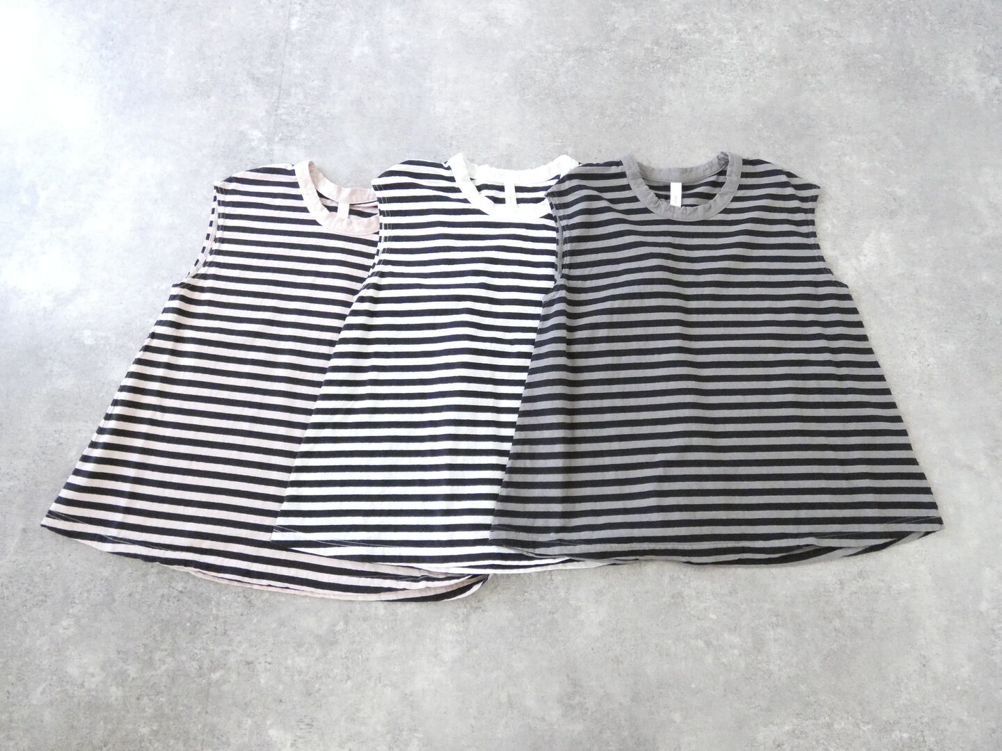 prit(プリット) 30/1リサイクルムラ糸天竺ボーダーノースリーブフレアプルオーバーの商品画像3