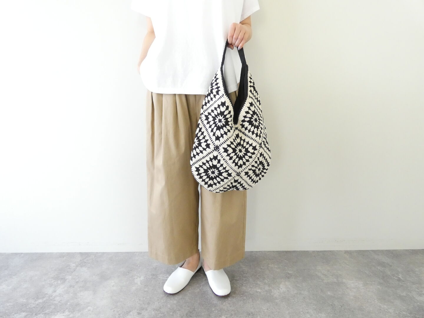 shs シンプルな装いを引き立てる モチーフ編みのワンハンドルバッグの商品画像2