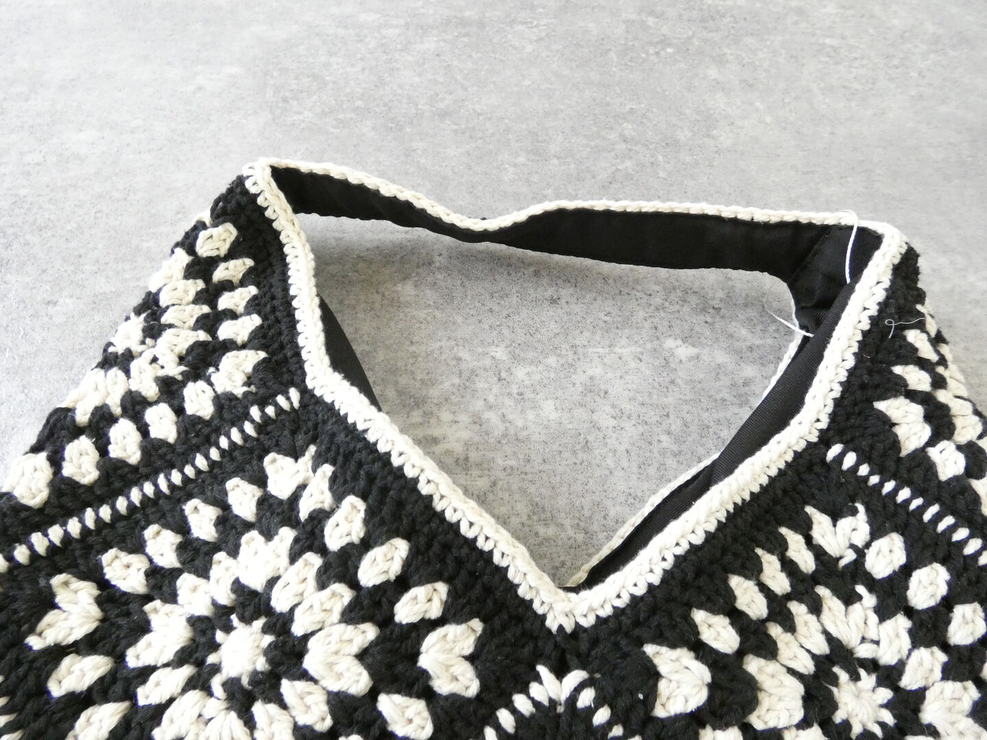 shs シンプルな装いを引き立てる モチーフ編みのワンハンドルバッグの商品画像31