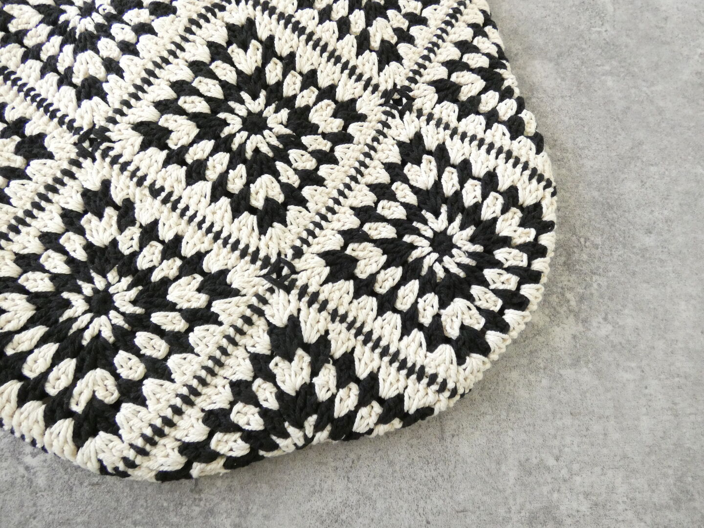 shs シンプルな装いを引き立てる モチーフ編みのワンハンドルバッグの商品画像45