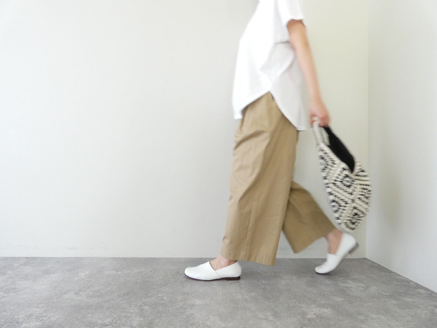 shs シンプルな装いを引き立てる モチーフ編みのワンハンドルバッグの商品画像5