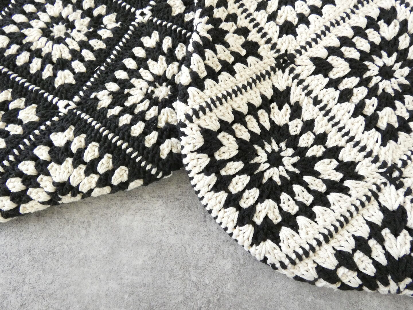 shs シンプルな装いを引き立てる モチーフ編みのワンハンドルバッグの商品画像7