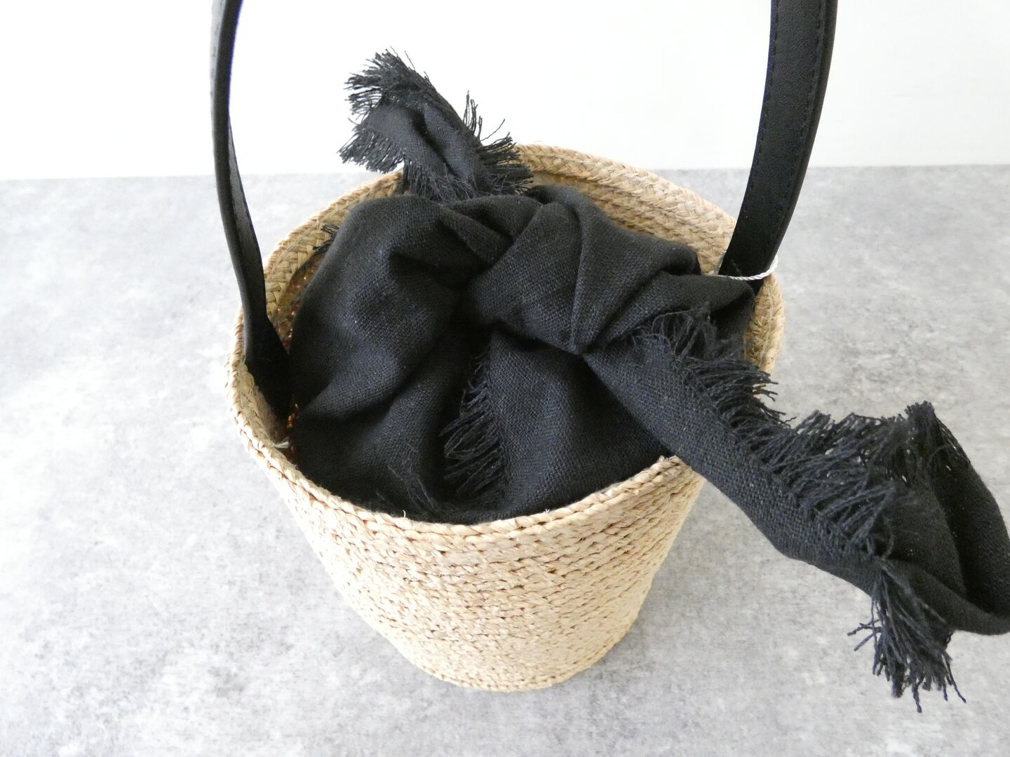 shs フリンジがアクセント ラフィアブレードのワンハンドルバッグの商品画像21