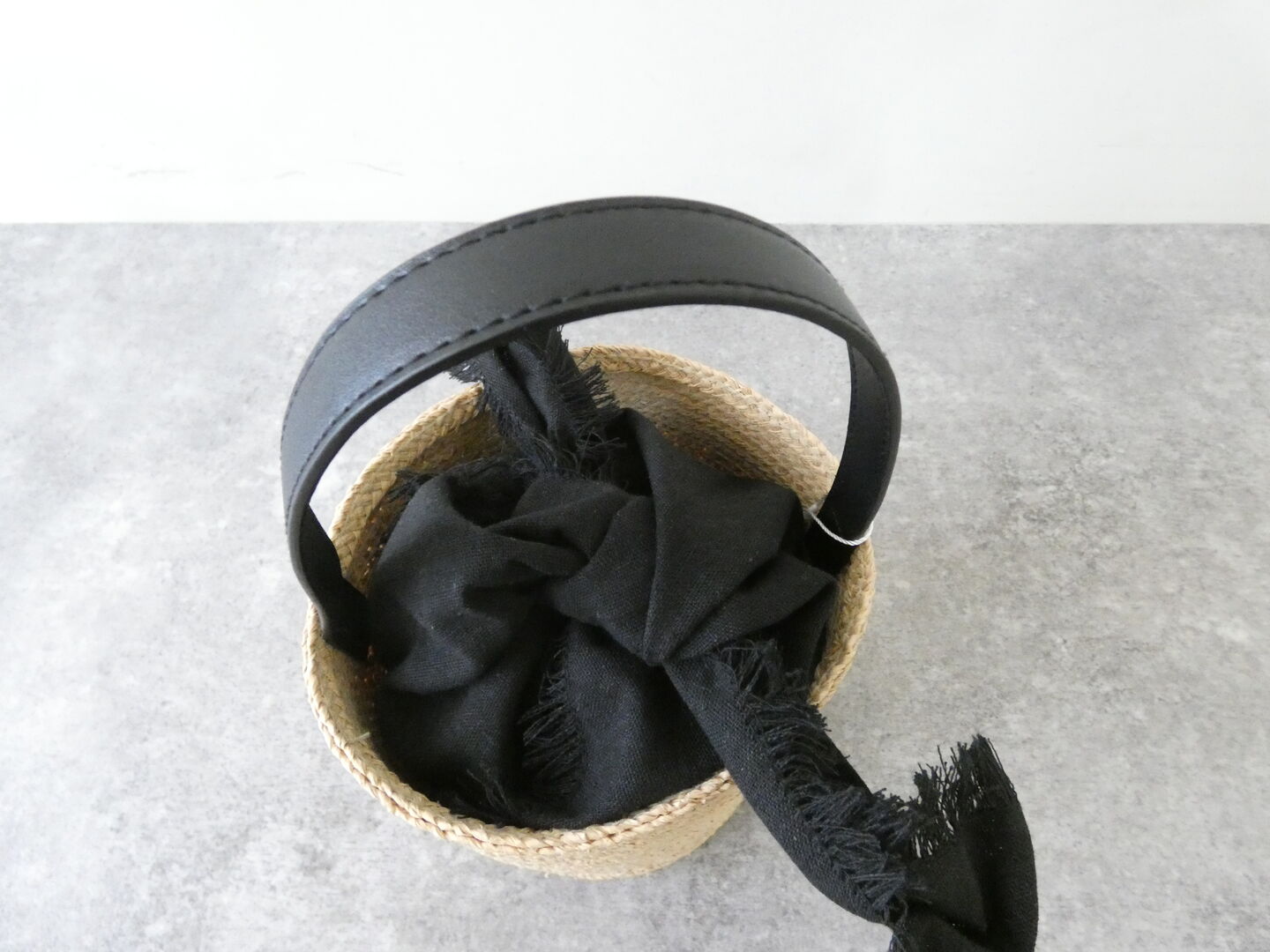 shs フリンジがアクセント ラフィアブレードのワンハンドルバッグの商品画像22