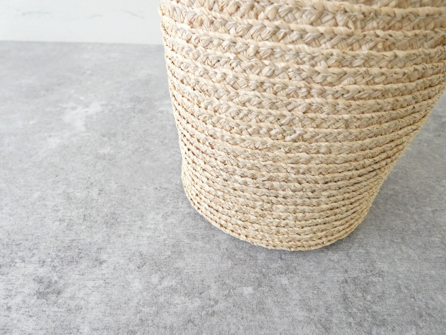 shs フリンジがアクセント ラフィアブレードのワンハンドルバッグの商品画像23