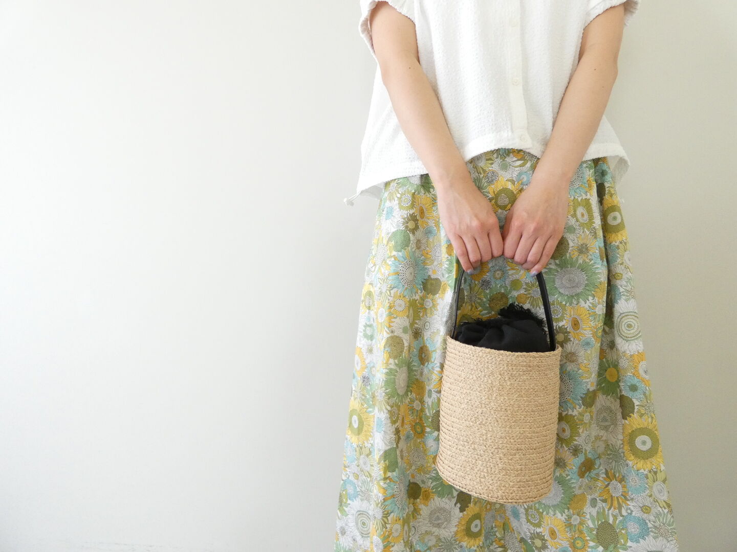 shs フリンジがアクセント ラフィアブレードのワンハンドルバッグの商品画像5