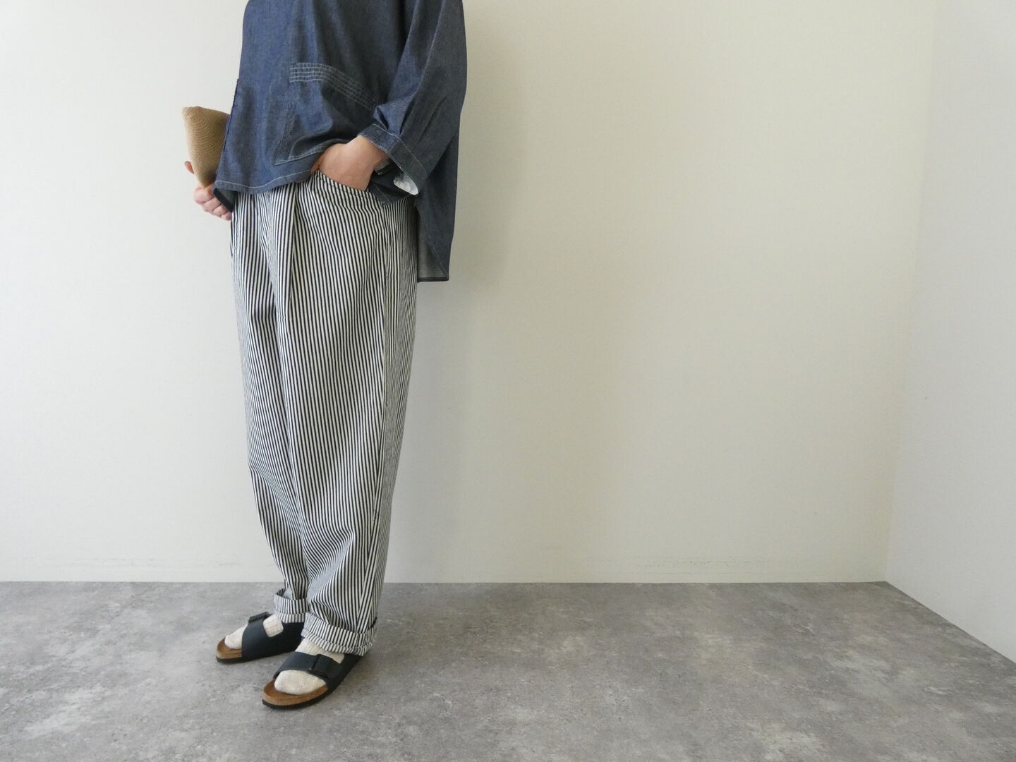 Hands of creation(ハンズオブクリエイション) ヒッコリーデニムバレルパンツの商品画像2