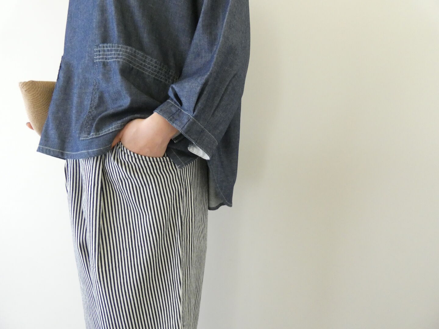 Hands of creation(ハンズオブクリエイション) ヒッコリーデニムバレルパンツの商品画像4