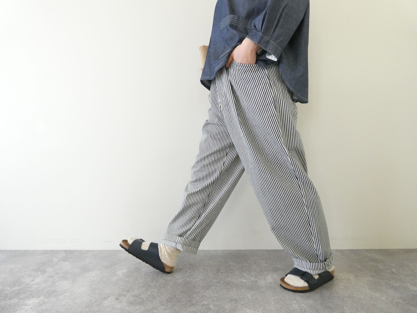 Hands of creation(ハンズオブクリエイション) ヒッコリーデニムバレルパンツの商品画像7