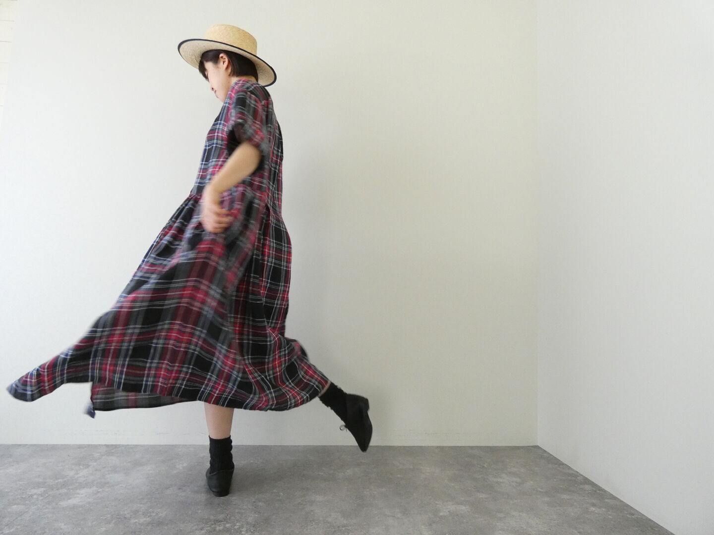 OUVERT(ウーヴェル) すてきなおとなのタータン折り返しカフスタックワンピースの商品画像1