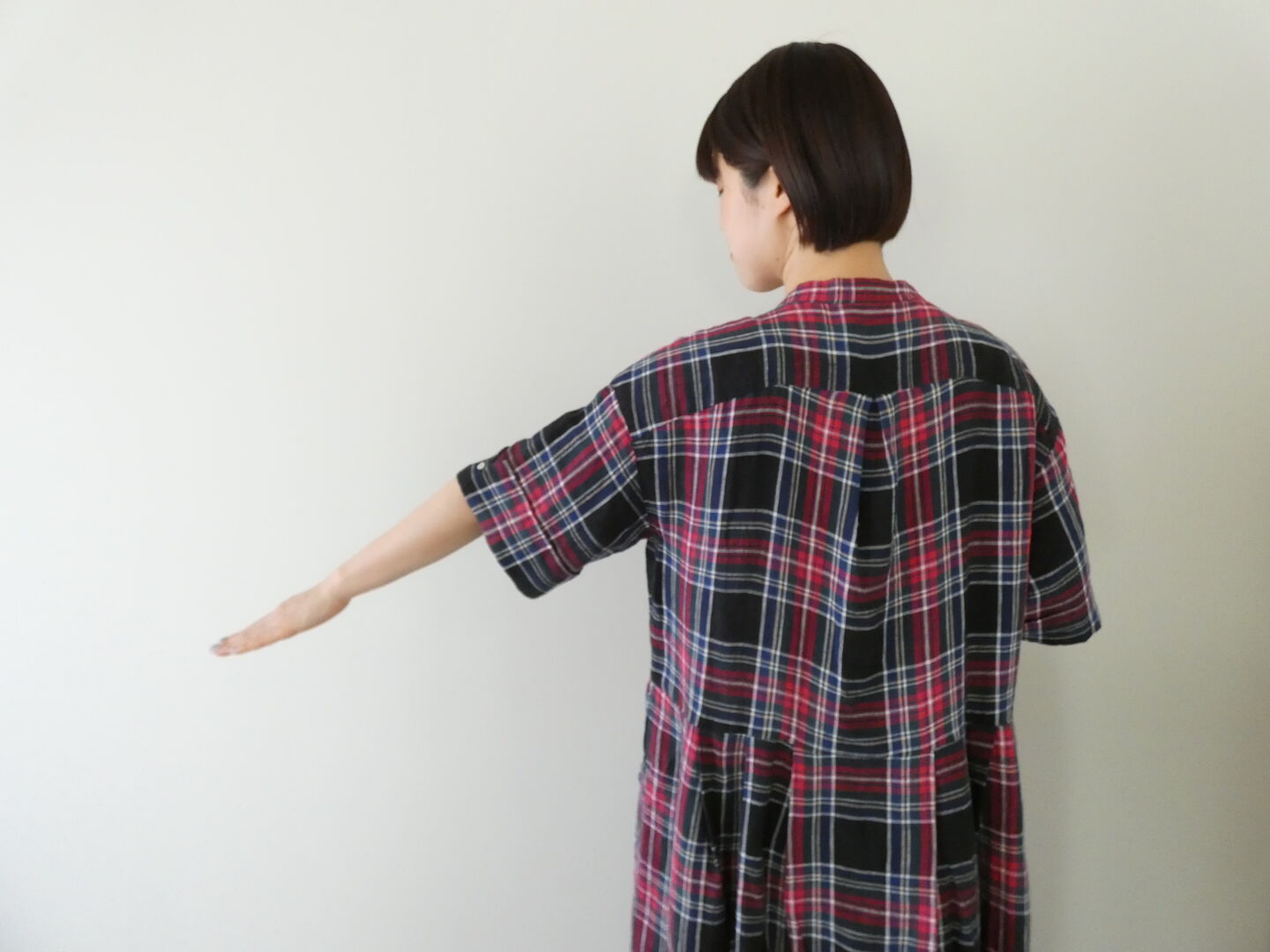 OUVERT(ウーヴェル) すてきなおとなのタータン折り返しカフスタックワンピースの商品画像9