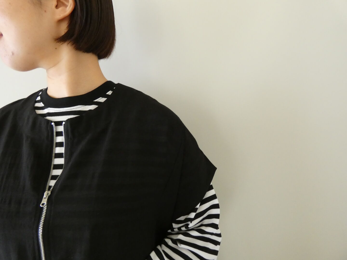 SOUFFLE シアーリネン混ナイロンフレンチベストの商品画像5