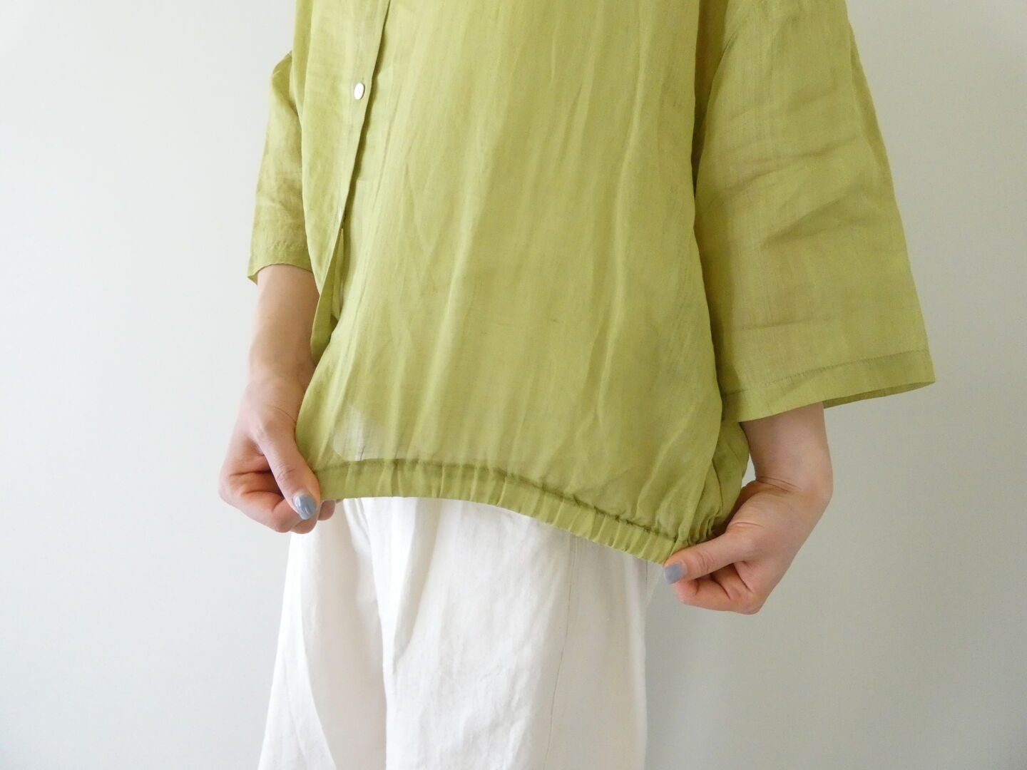 SOUFFLE シアーリネン裾ギャザーブラウスの商品画像17