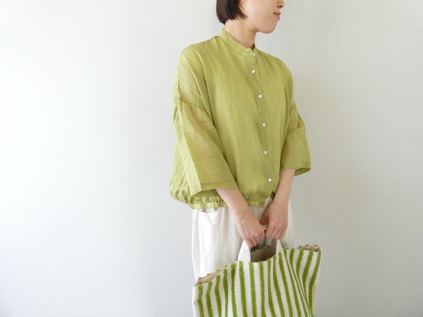 SOUFFLE シアーリネン裾ギャザーブラウスの商品画像2