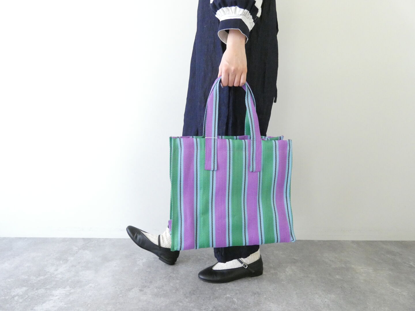 shs アウトドアシーンにもおすすめ サニーストライプのトートバッグの商品画像2