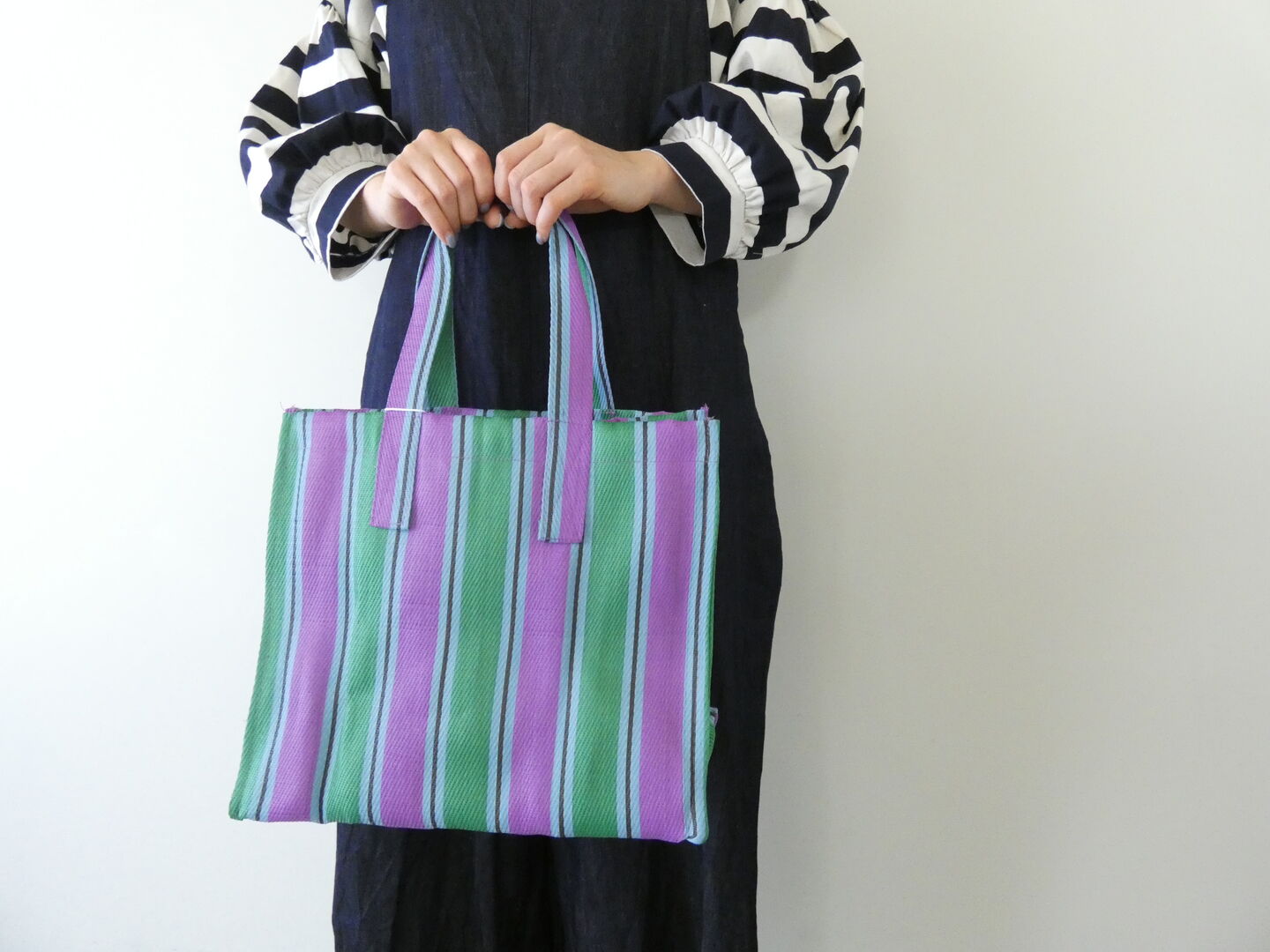 shs アウトドアシーンにもおすすめ サニーストライプのトートバッグの商品画像4