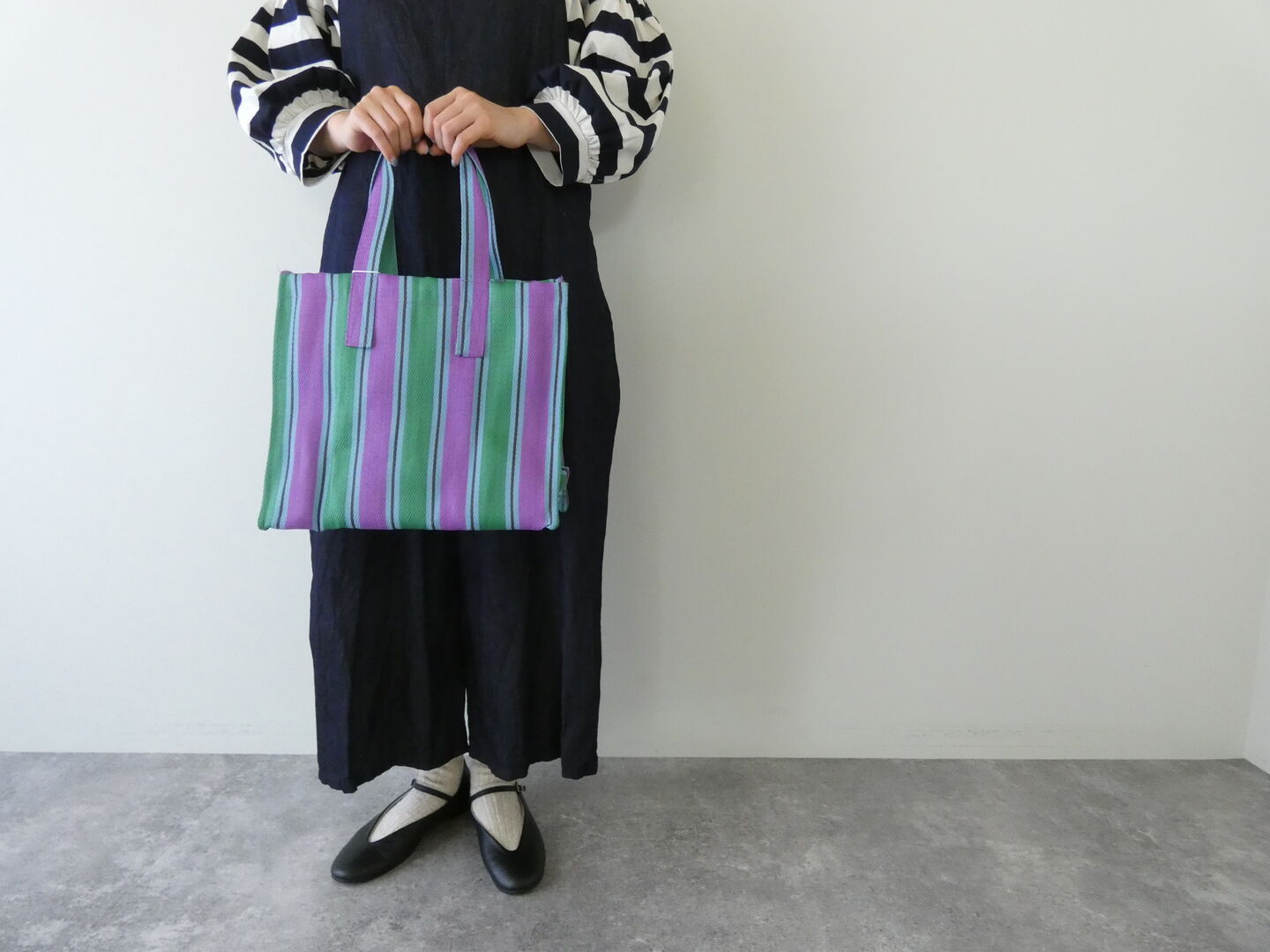 shs アウトドアシーンにもおすすめ サニーストライプのトートバッグの商品画像5