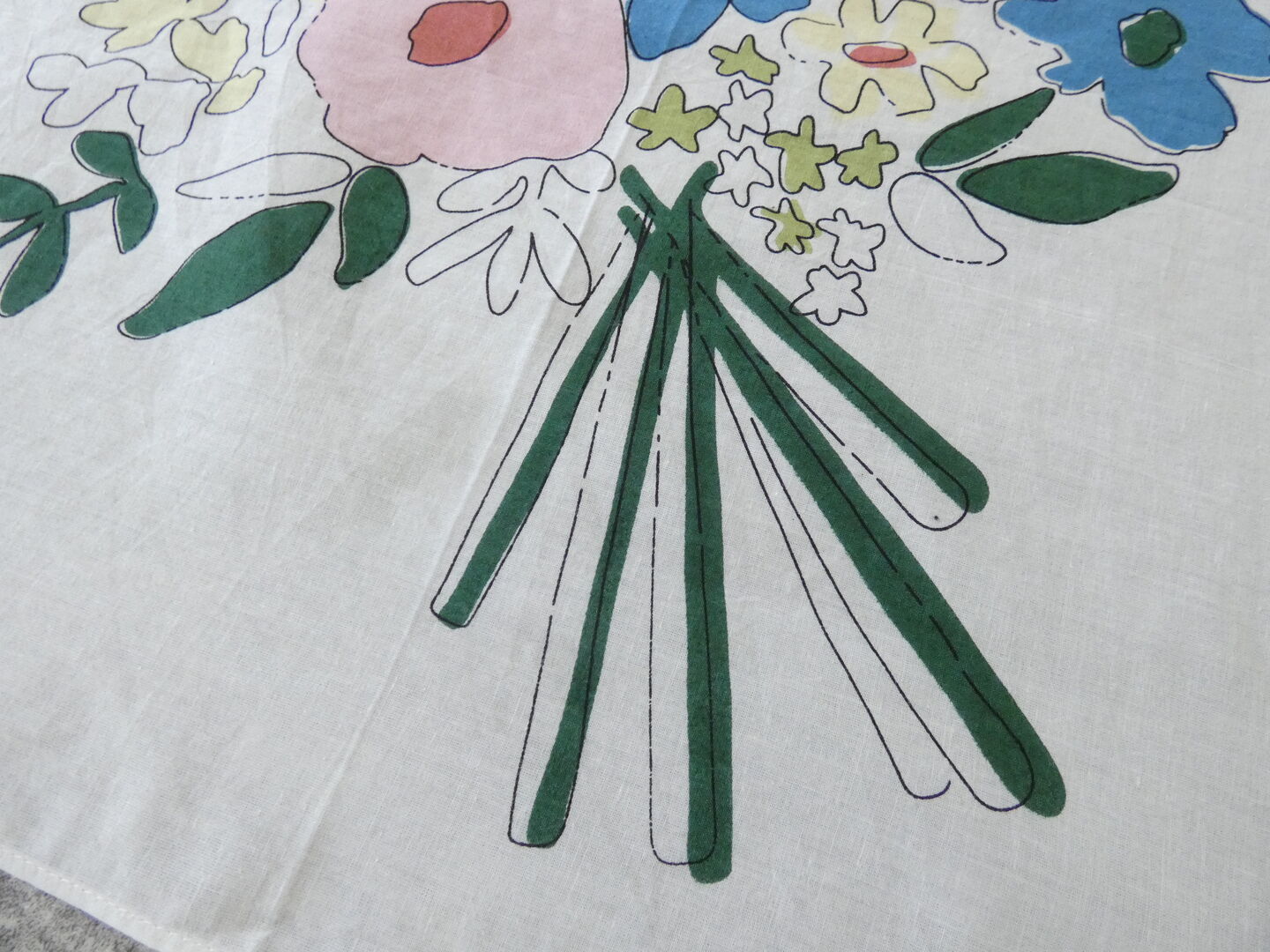 shs タペストリーでも楽しめる フラワーブーケ柄ハンカチの商品画像22