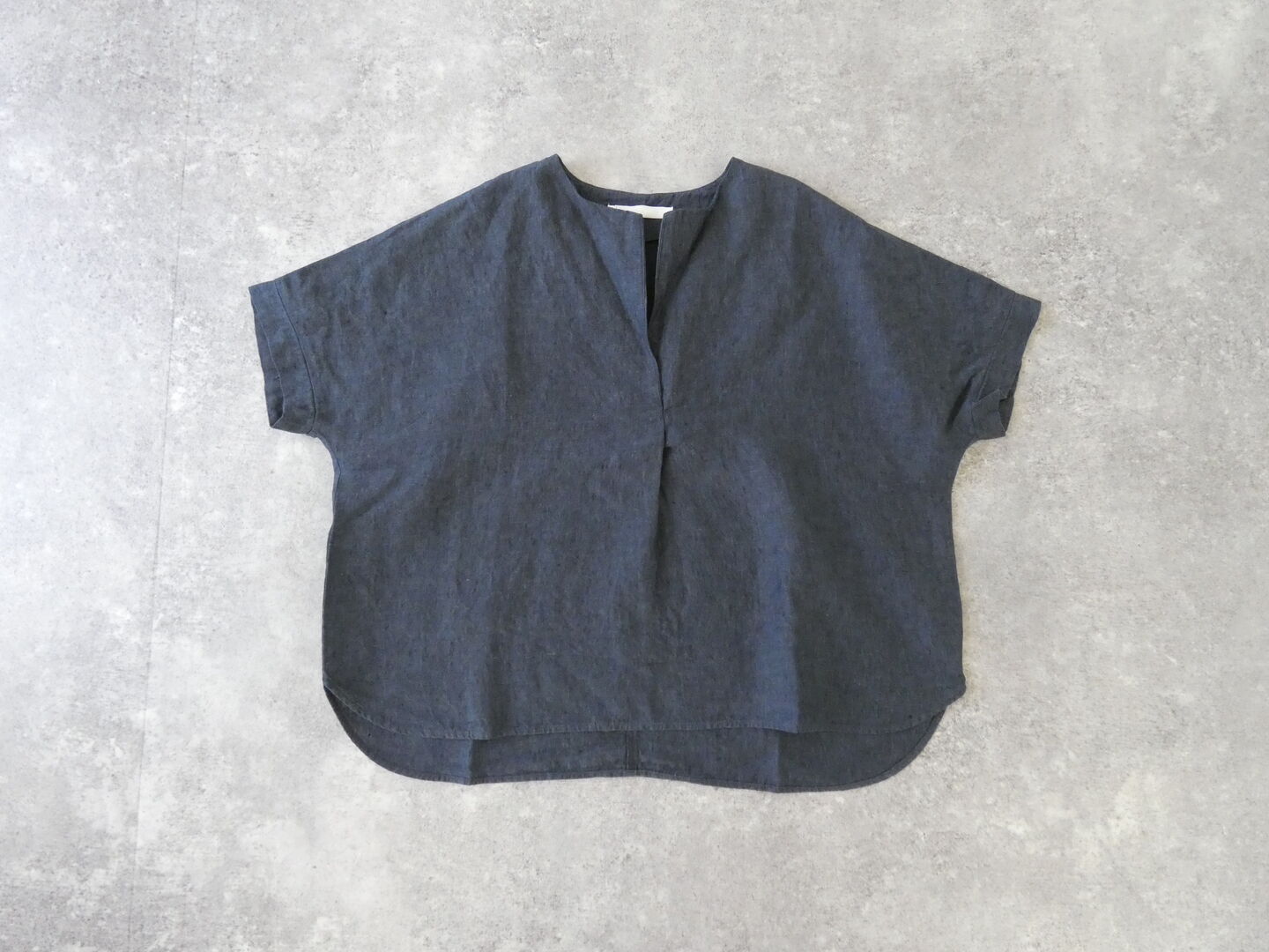 evam eva(エヴァムエヴァ) linen tuck pullover　リネンタックプルオーバーの商品画像3