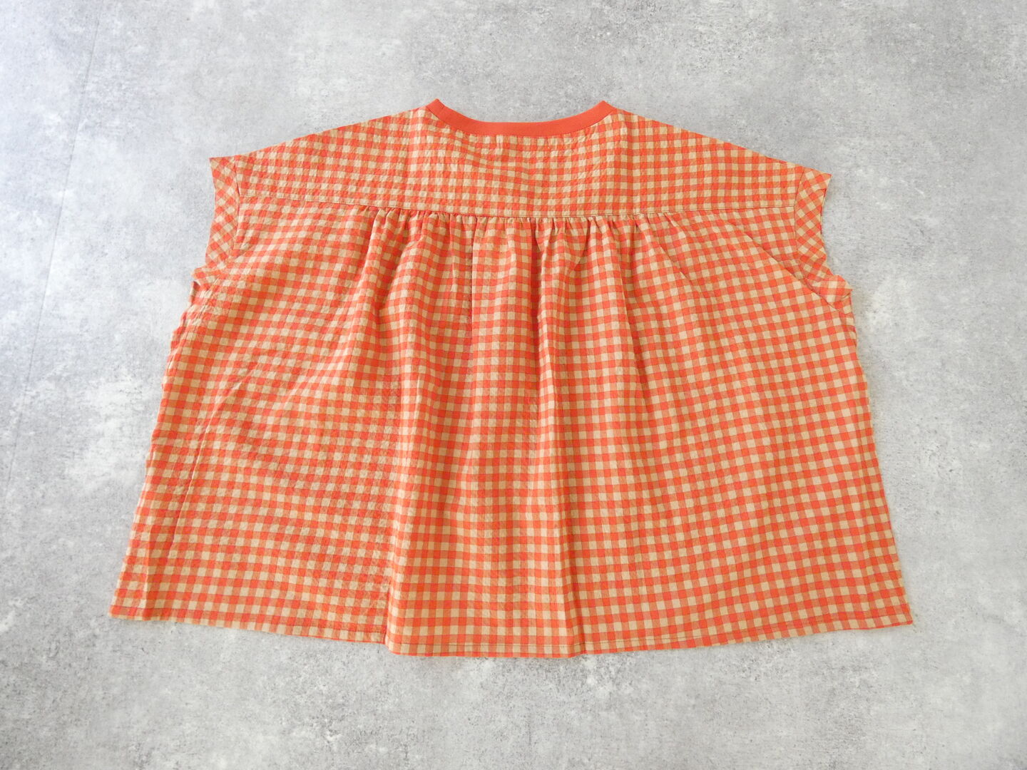 PAR ICI(パーリッシィ) ギンガムチェックバックギャザーTブラウスの商品画像29