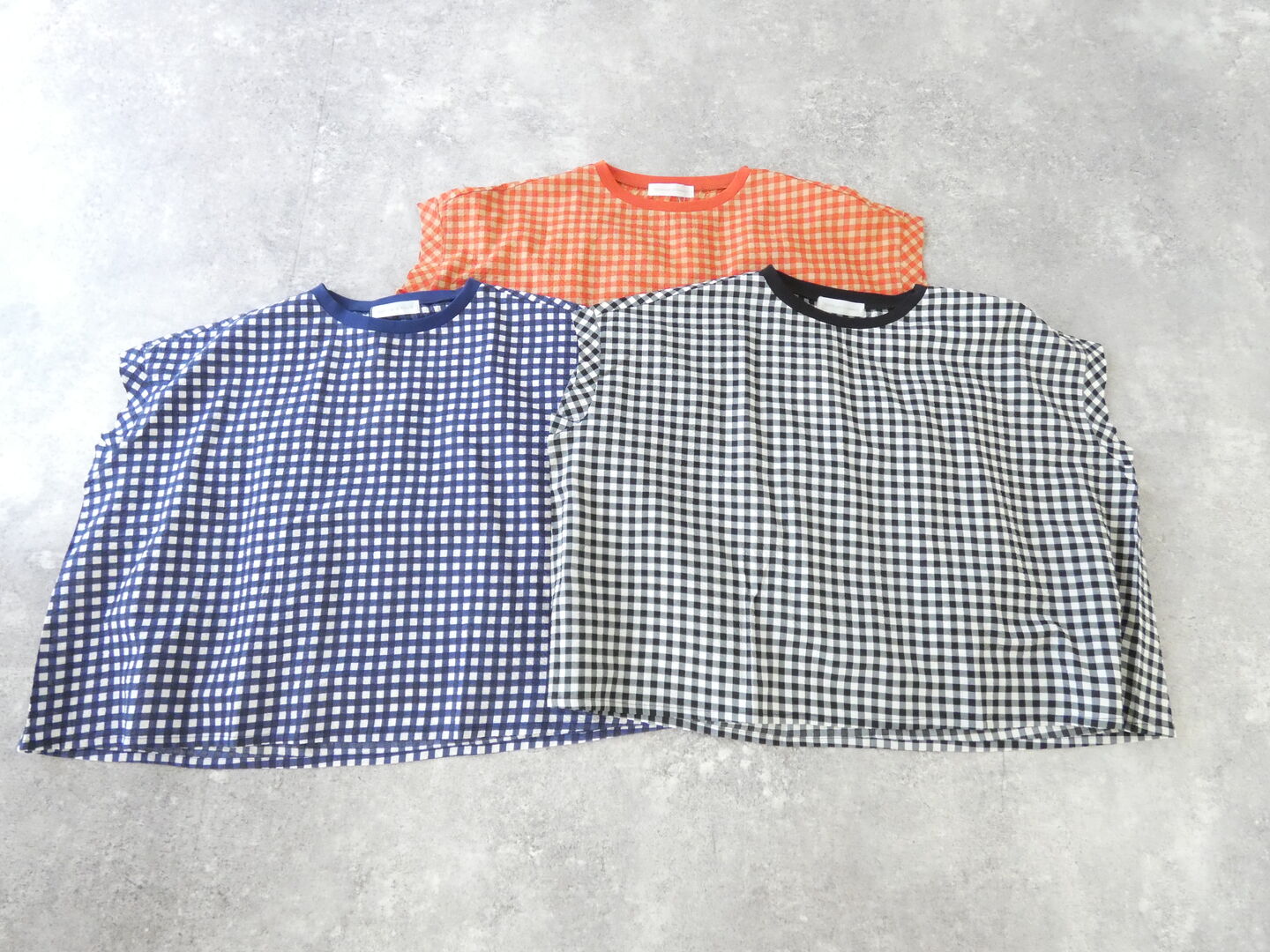 PAR ICI(パーリッシィ) ギンガムチェックバックギャザーTブラウスの商品画像3