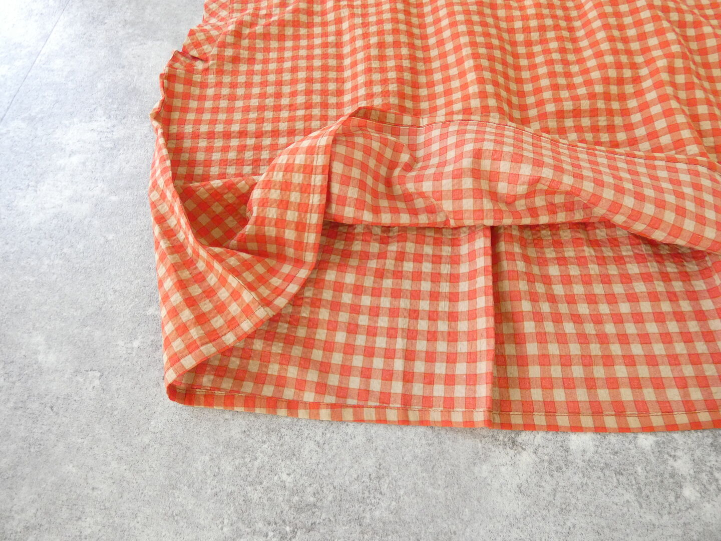 PAR ICI(パーリッシィ) ギンガムチェックバックギャザーTブラウスの商品画像34