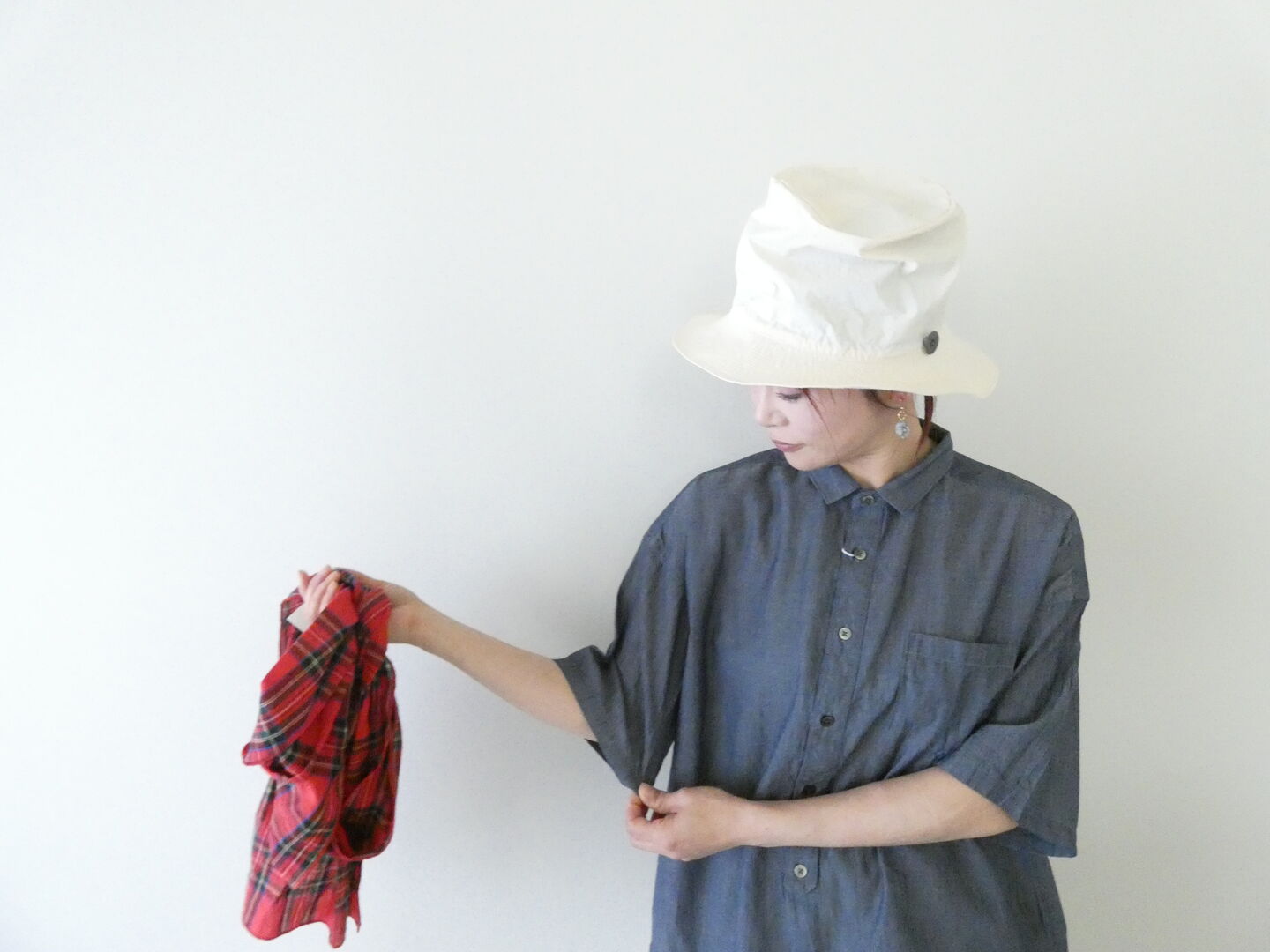 prit(プリット) インディゴシアーデニム5分袖レギュラーカラーシャツの商品画像1