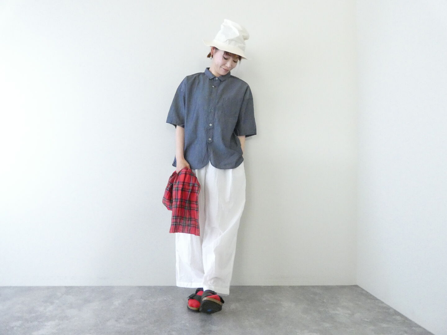 prit(プリット) インディゴシアーデニム5分袖レギュラーカラーシャツの商品画像2