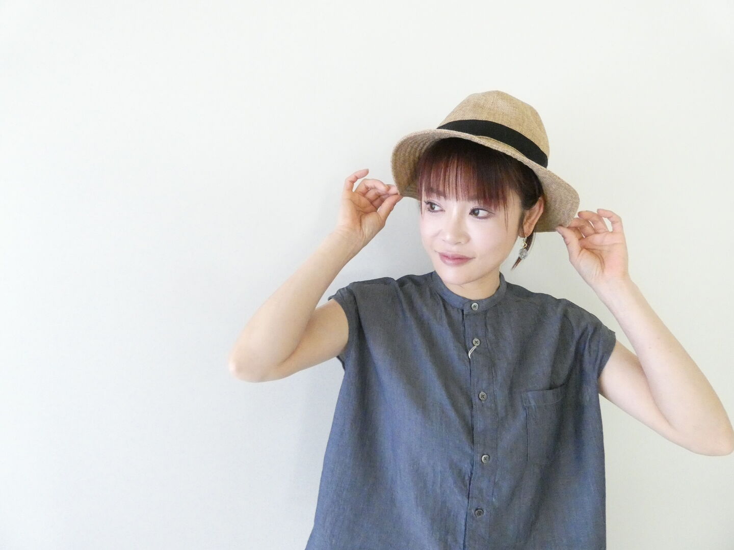 prit(プリット) インディゴシアーデニムスリーブレススタンドカラーシャツの商品画像2