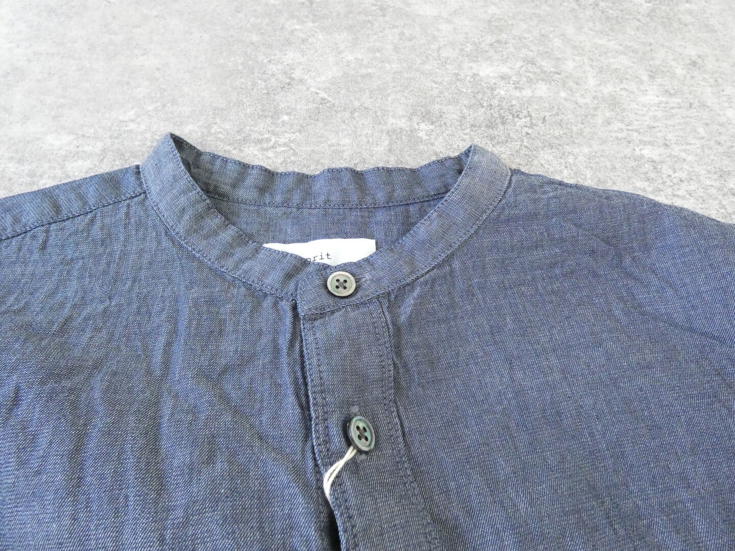 prit(プリット) インディゴシアーデニムスリーブレススタンドカラーシャツの商品画像21