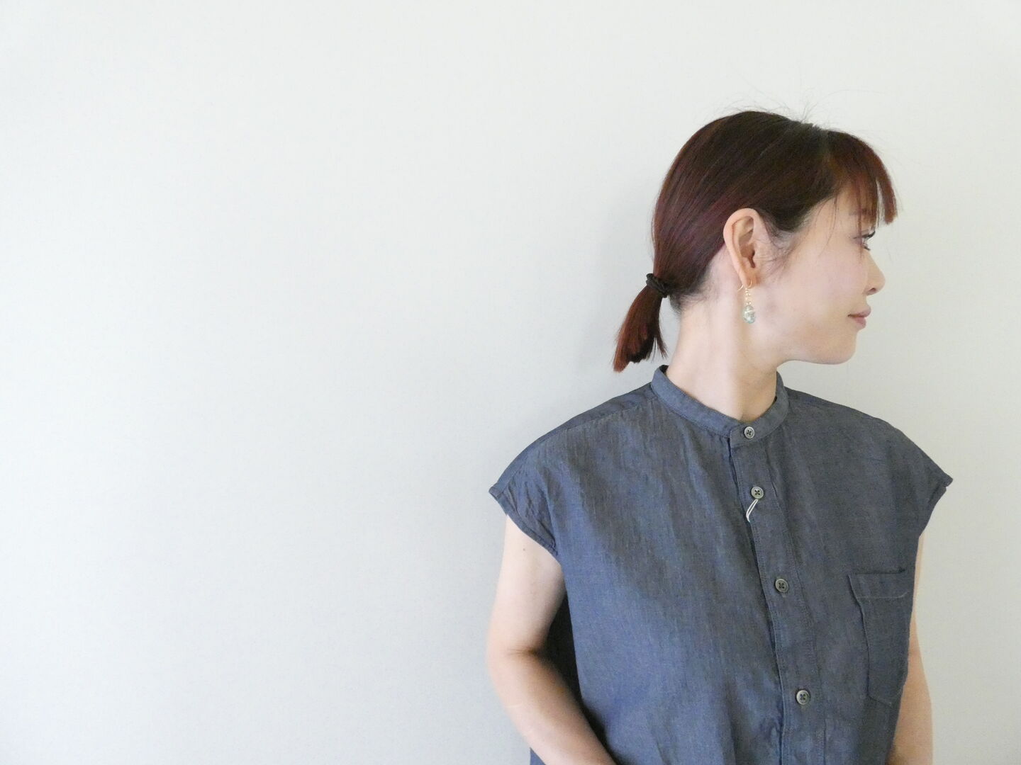 prit(プリット) インディゴシアーデニムスリーブレススタンドカラーシャツの商品画像4