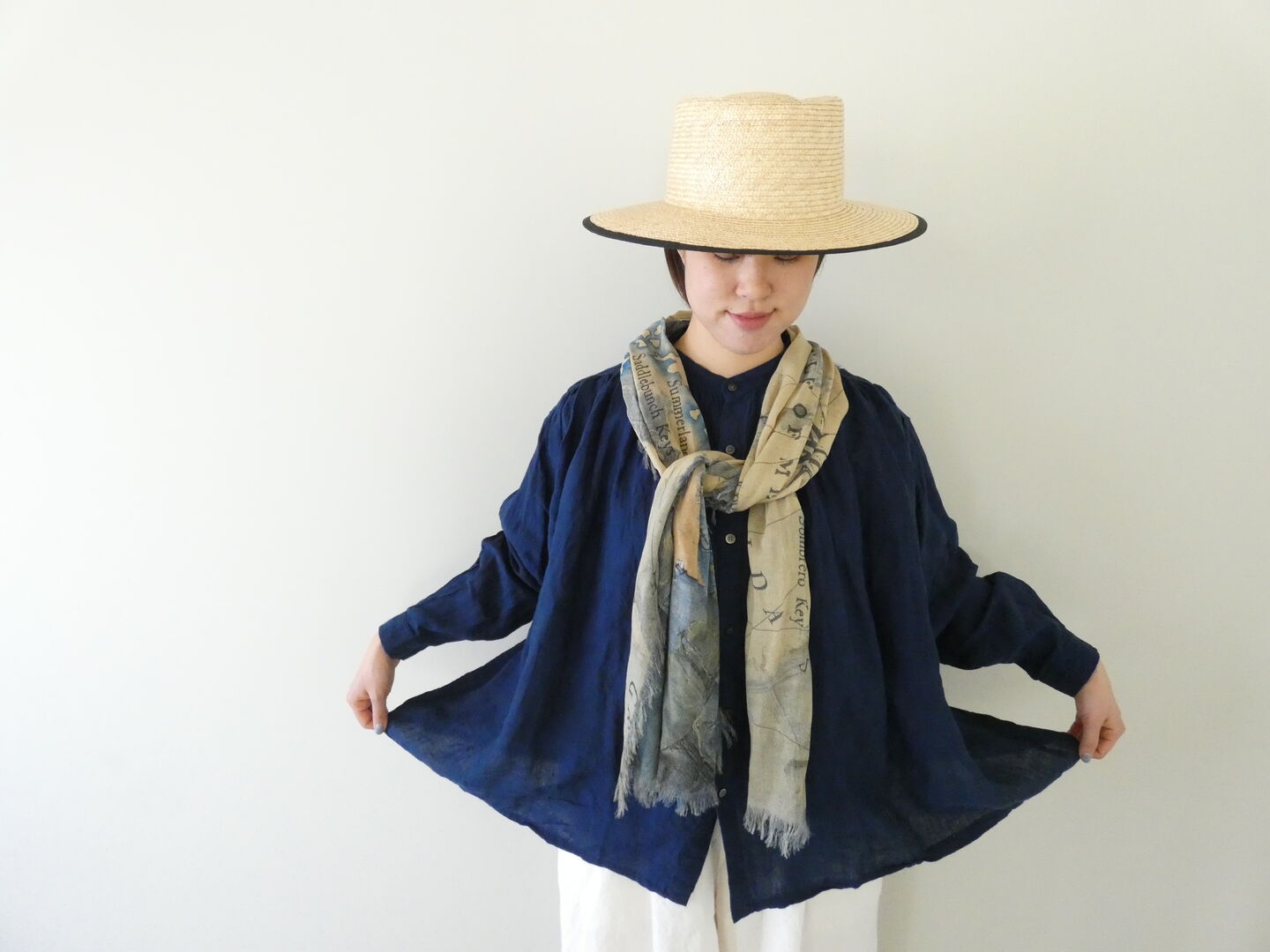 ichiAntiquite's(イチアンティークス) インディゴギャザーシャツの商品画像1