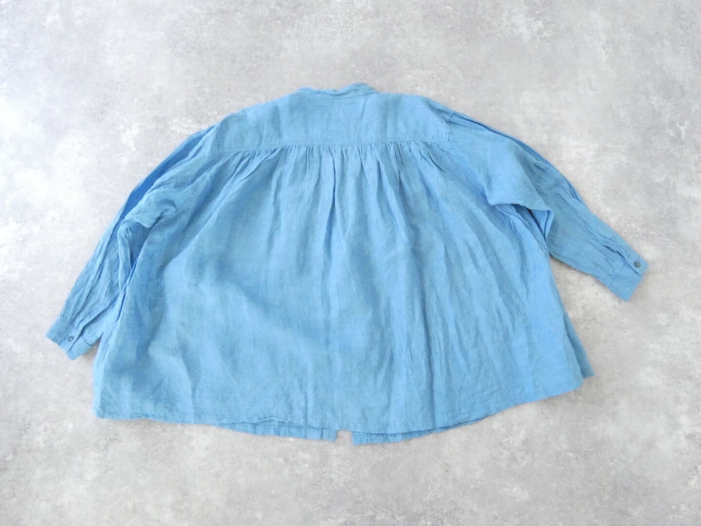ichiAntiquite's(イチアンティークス) インディゴギャザーシャツの商品画像29