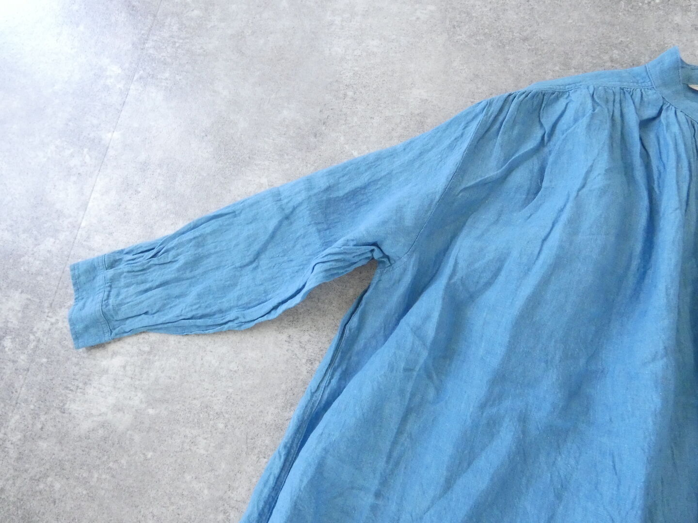 ichiAntiquite's(イチアンティークス) インディゴギャザーシャツの商品画像31