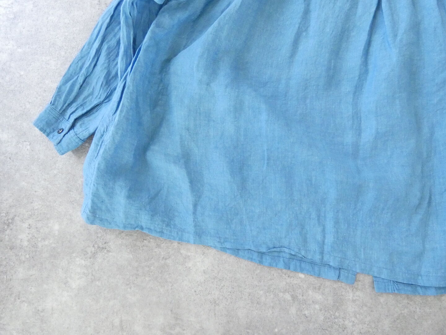 ichiAntiquite's(イチアンティークス) インディゴギャザーシャツの商品画像35