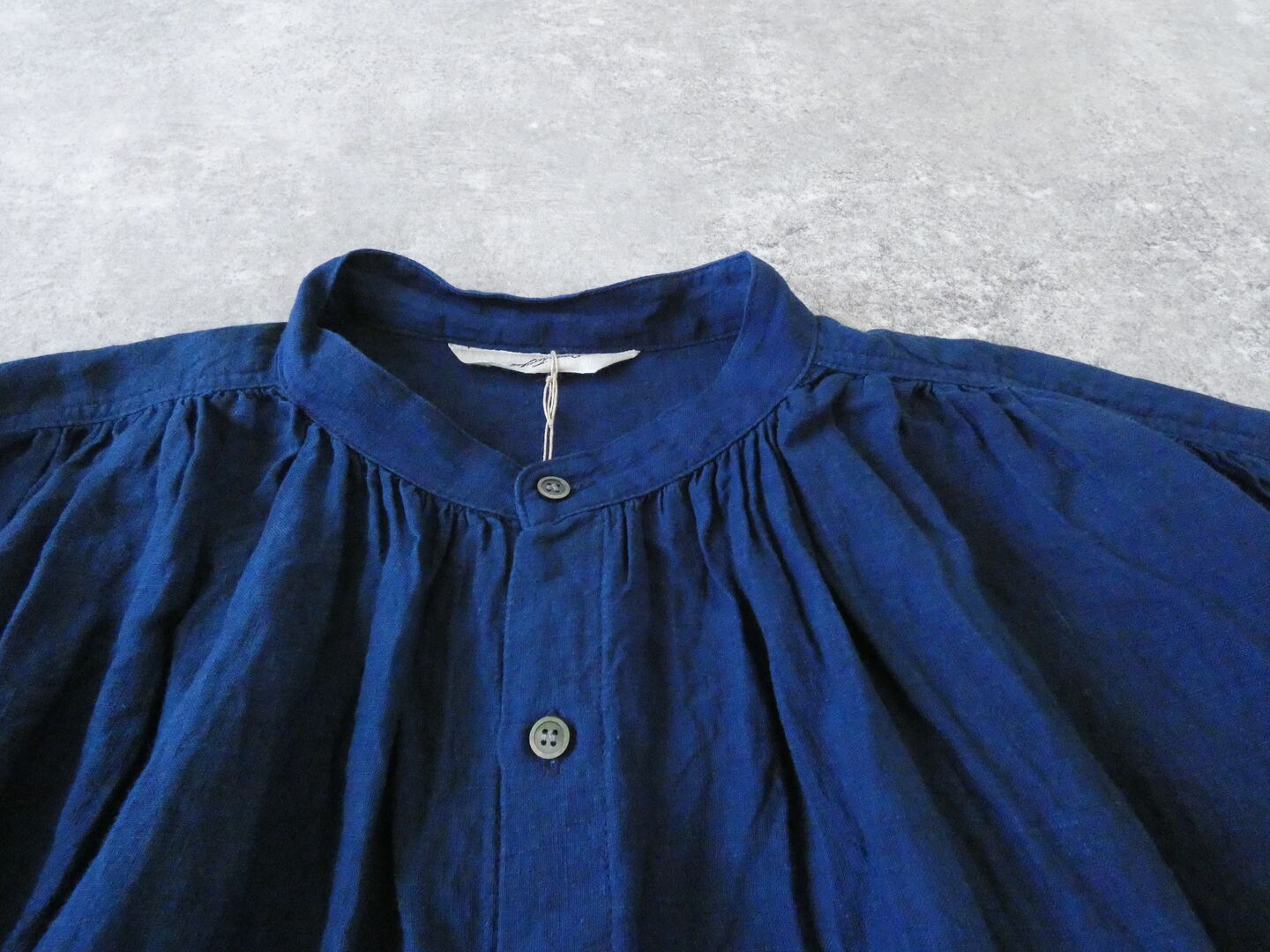 ichiAntiquite's(イチアンティークス) インディゴギャザーシャツの商品画像44