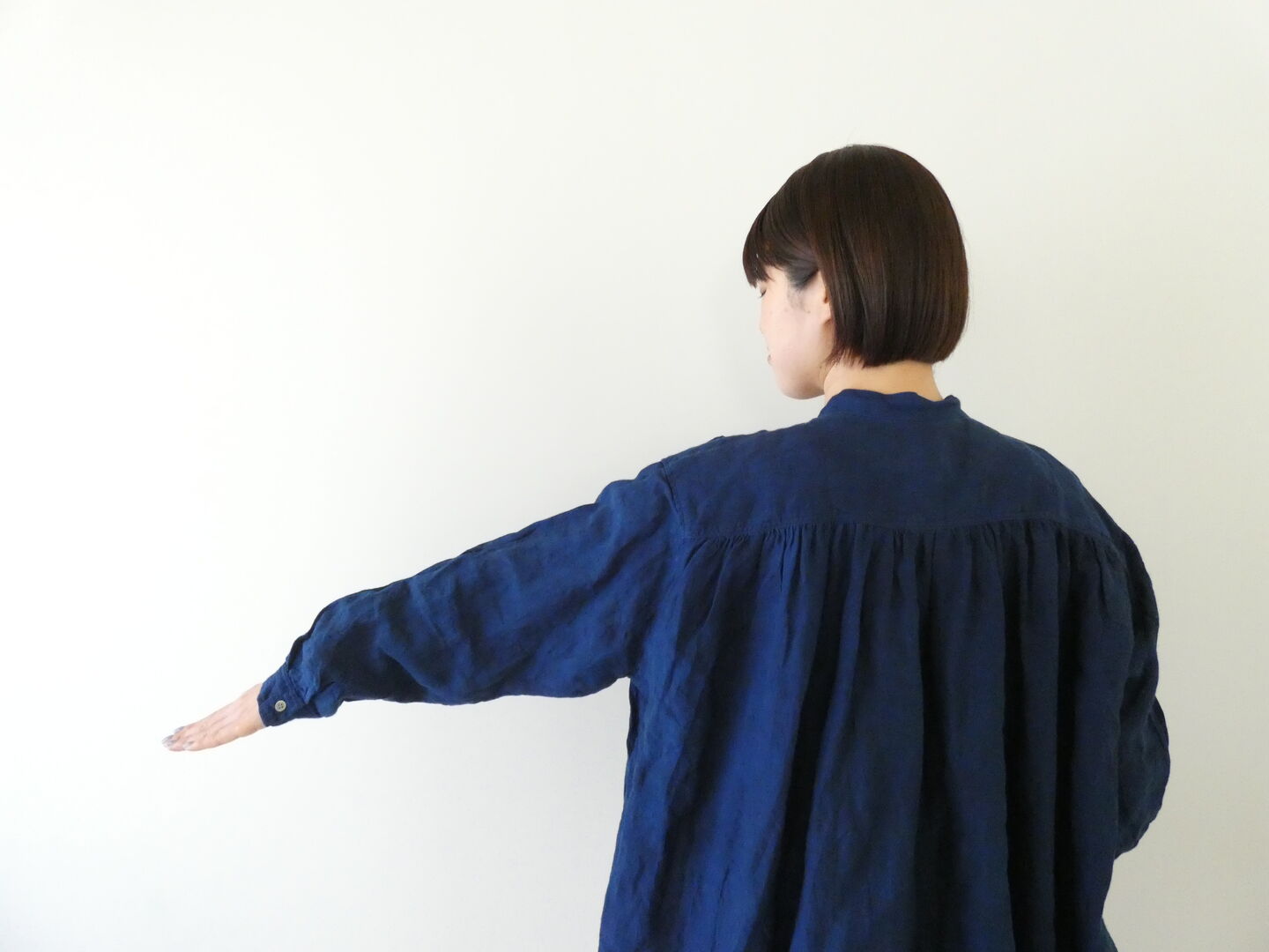 ichiAntiquite's(イチアンティークス) インディゴギャザーシャツの商品画像7